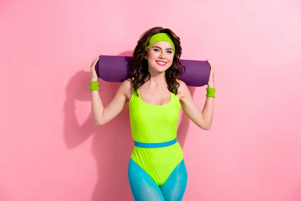 Photo Cheerful Sportive Fitness Instructor Hold Roll Carpet Shoulders Wear — Stock Photo, Image