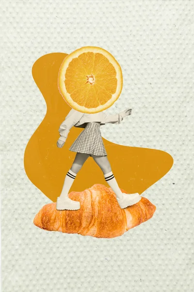 垂直コラージュイラストの面白いヘッドレスシュールな不条理なオレンジスライス半分フルーツに対するクロワッサン隔離されたスケッチの背景 — ストック写真