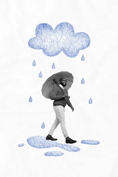 Yakışıklı Pozitif Adamın Dikey Kolaj Resmi Sonbahar Yağmurlu Günlerinde Yürüyor — Stok fotoğraf