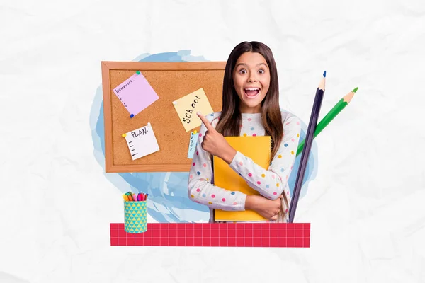 クレイジー若い面白い正の女子高生の写真のコラージュ指紙シート計画スケジュール宿題を白い背景に隔離 — ストック写真