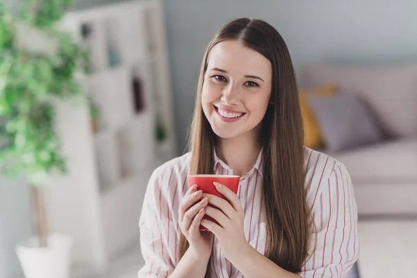 Photo Portrait Pretty Young Girl Hold Coffee Mug Relax Dressed — Stock Photo, Image