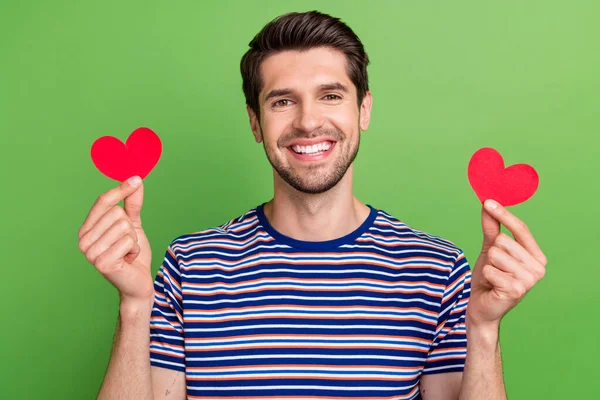 Photo Young Optimistic Boyfriend Wear Striped Shirt Holding Two Red — Stock Photo, Image