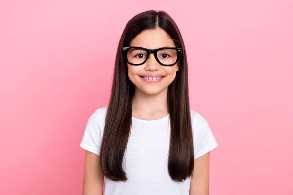 Foto Retrato Bonito Estudante Inteligente Óculos Toothy Radiante Sorriso Vestido — Fotografia de Stock