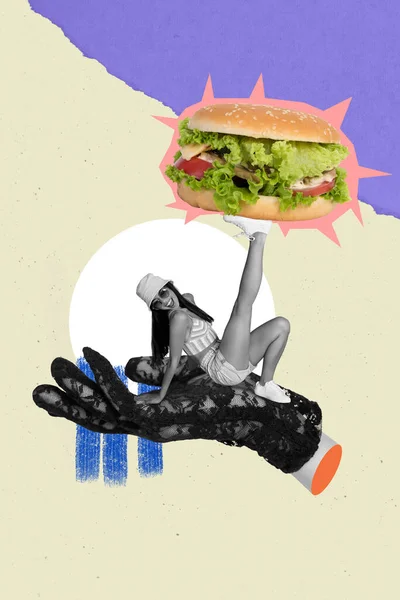カロリーを食べるコラージュジャンクフード チートミールスポーツウーマンホール 脚巨大なハンバーガー 引き出された背景に隔離されたビーガン料理を楽しむ — ストック写真
