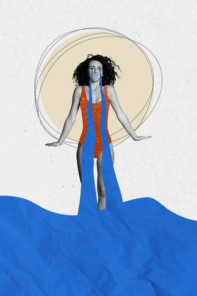 コラージュ写真メタファーアートワーク ビキニ水着を着て泣く彼女の涙を泳ぐ 夏の背景に隔離された海 — ストック写真