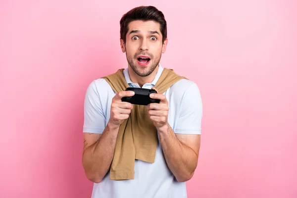 Porträtt Rolig Man Förvirrad Spelare Videospel Hålla Trådlös Joystick Playstation — Stockfoto