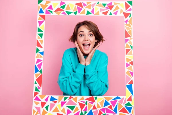 Photo Portrait Pretty Young Girl Excited Astonished Scream Photo Frame — Stock Photo, Image