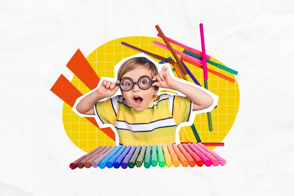 Маленький Забавный Мальчик Коллаж Начальной Школы Подчеркивает Различные Цвета Рисования — стоковое фото