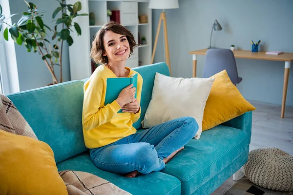Photo Positive Cheerful Girl Sitting Comfy Couch Enjoy Reading Favorite — Stock Photo, Image