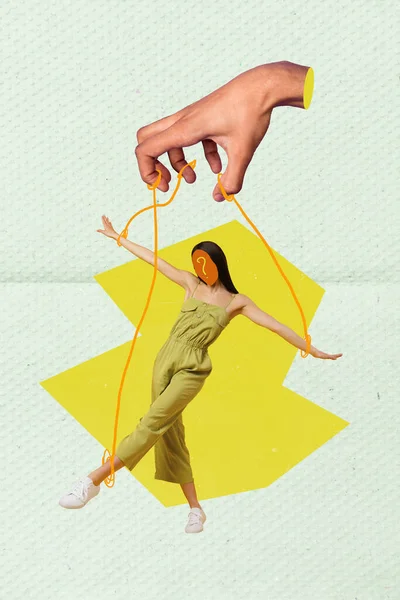 Вертикальный Коллаж Изображения Руки Пальцы Держать Контроль Завязанные Струны Мини — стоковое фото