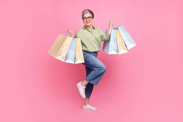 Mutlu Insan Portresinin Tamamı Pembe Arka Planda Izole Edilmiş Alışveriş — Stok fotoğraf