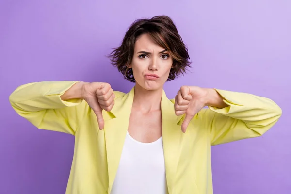 Photo Grimace Business Lady Grimacing Thumbs Decline Candidate Dissatisfied Bad — Stock Photo, Image