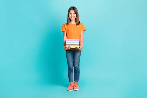 Pełna Długość Zdjęcie Piękne Pozytywne Dziewczyny Nosić Modne Pomarańczowe Ubrania — Zdjęcie stockowe