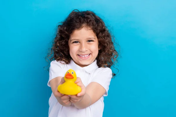 Photo Positive Kid Girl Give Yellow Toy Duck Camera Birthday — Stock Photo, Image