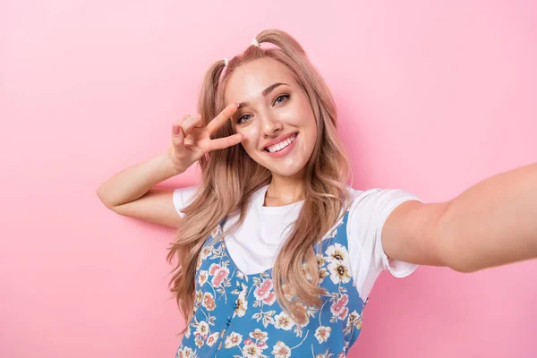 Portrait Cheerful Optimistic Girl Ponytails Wear White Shirt Making Selfie — Stock Photo, Image