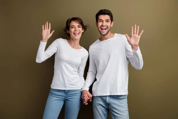 Photo Cute Friendly Wife Husband Dressed White Shirts Holding Hands — Stock Photo, Image
