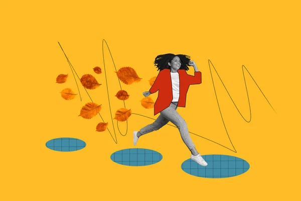 オレンジ色のバックグラウンドで孤立した葉を飛ぶ水プドル間ジャンプを走る楽しんだ陽気な白黒効果少女のコラージュ — ストック写真