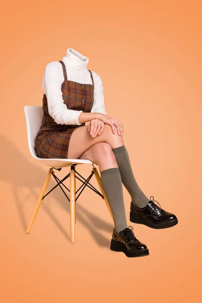 Portret Kolaż Surrealistyczny Bezgłowy Absurd Student Kobieta Siedzi Komfortowe Krzesło — Zdjęcie stockowe