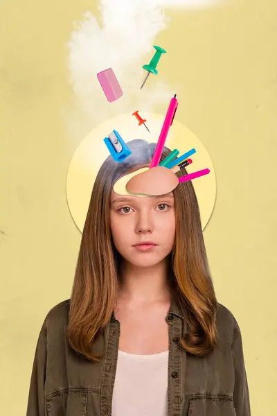 Collage Verticale Creativo Illustrazione Opere Arte Giovane Studentessa Brainstorming Sullo — Foto Stock