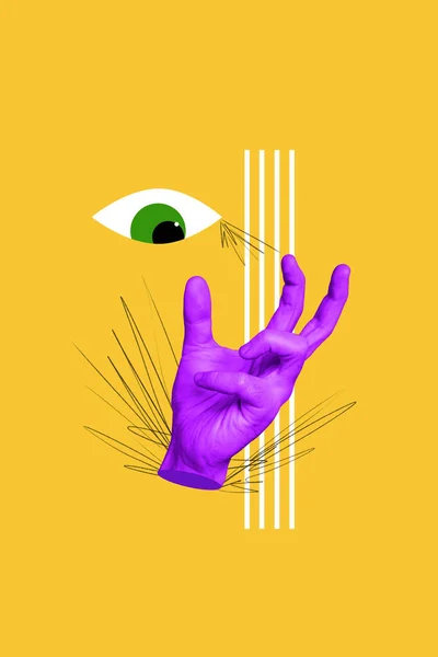Kompozytowy Kolaż Obraz Fioletowy Ręka Trzymać Kreskówki Oko Oglądać Szpiegostwo — Zdjęcie stockowe