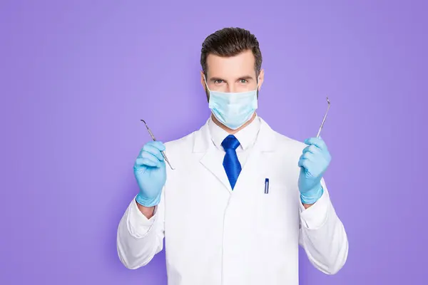 Porträt Eines Erfolgreichen Zahnarztes Weißem Laborkittel Mit Blauer Krawatte Der — Stockfoto