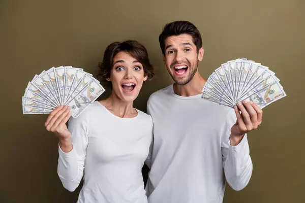 Photo Pretty Excited Married Couple Wear White Shirts Showing Money — Stock Photo, Image