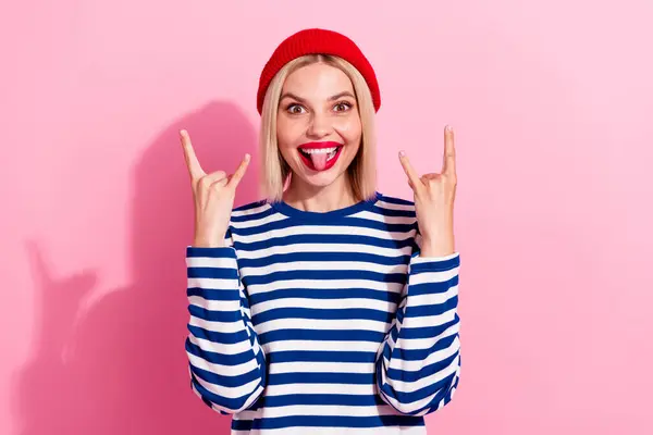 Photo Young Funny Girl Blonde Wearing Beanie Red Hat Joking — Stock Photo, Image