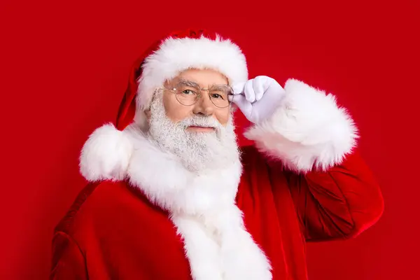 Φωτογραφία Του Χαρούμενου Jolly Santa Claus Φορούν Λευκά Γάντια Αφράτο — Φωτογραφία Αρχείου