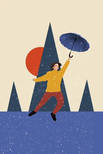 Vertikální Koláž Obrázek Funky Bezstarostné Dívky Držet Deštník Létání Zasněžené — Stock fotografie
