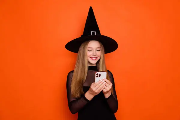 Photo Portrait Attractive Blonde Teen Woman Hold Telephone Dressed Black — Stock Photo, Image