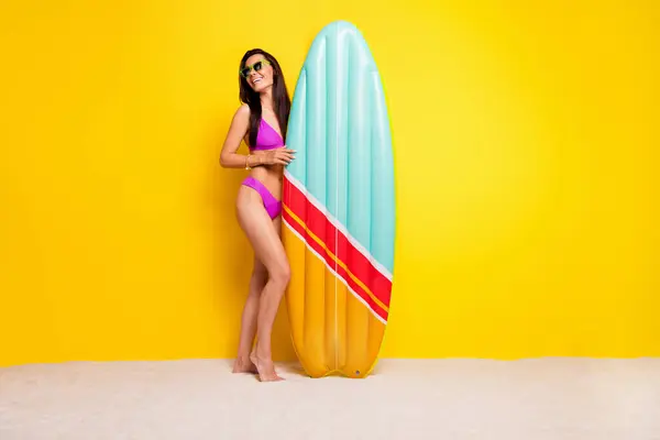 Full Body Portrait Charming Stunning Lady Stand Sand Hold Inflatable — Stock Photo, Image
