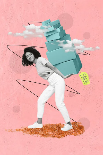 黒い白い色の少女の闘争の縦のコラージュはピンクの背景で隔離された重い大きいパイルの積み重ね箱雲のスーパー販売の提案を運びます — ストック写真