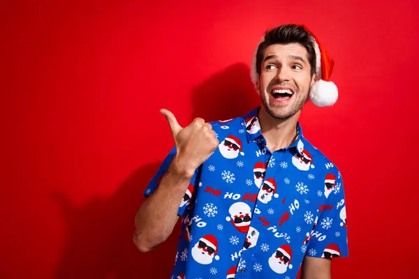 Porträt Einer Beeindruckten Person Gekleidet Weihnachtsmann Blaues Hemd Blick Auf — Stockfoto