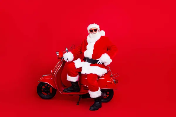 Photo Cool Good Mood Grandfather Wear Stylish Santa Costume Glasses — Stock Photo, Image