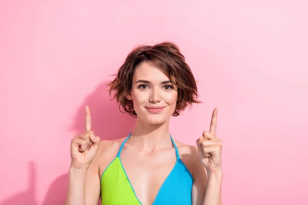 Photo Portrait Attractive Girl Directing Fingers Empty Space Ads Wear — Stock Photo, Image