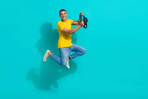 Full Size Profil Porträt Eines Gut Aussehenden Mannes Springen Arme — Stockfoto