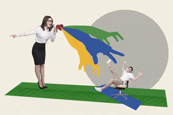 現代的なデザインのイラスト コラージュ 叫ぶメガフォン怒っている上司の女性従業員の手は灰色の背景で隔離された彼をつかむ — ストック写真