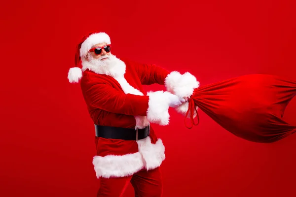 Ritratto Buon Umore Divertente Babbo Natale Elegante Sacchetto Lancio Occhiali — Foto Stock