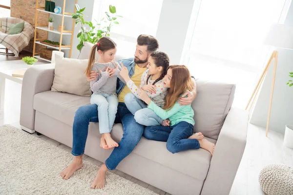 Portrait Four Persons Sit Sofa Handsome Guy Cuddle Girls Point — Stock Photo, Image