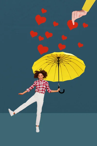 面白い女性の傘の手の創造的なアートワークテンプレートコラージュ バレンタインデーを保持します 概念奇妙な奇妙な異常なファンタジー — ストック写真
