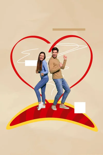 迷人的已婚夫妇享受2月14日隔离米色背景的迪斯科舞厅的创造性照片拼贴 — 图库照片