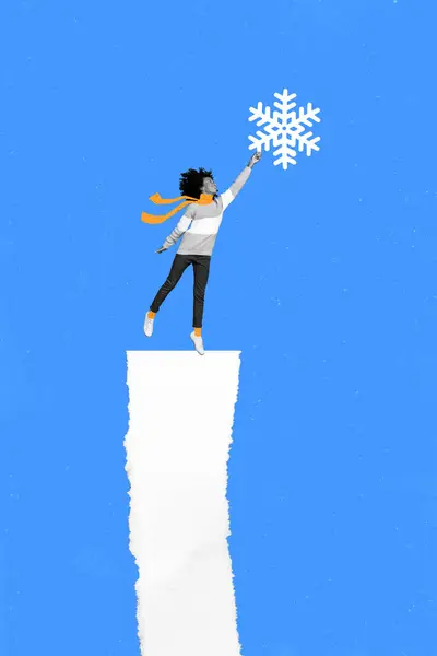 Vertikální Kreativní Koláž Obraz Malé Teen Dívka Dotek Velké Sněhové — Stock fotografie