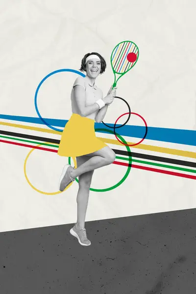 Dikey Kolaj Yaratıcı Poster Heyacanlı Mutlu Bayan Tenis Oynuyor Sportif — Stok fotoğraf