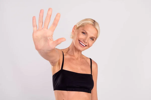 Photo Lovely Friendly Aged Lady Toothy Smile Arm Palm Give — Stock Photo, Image