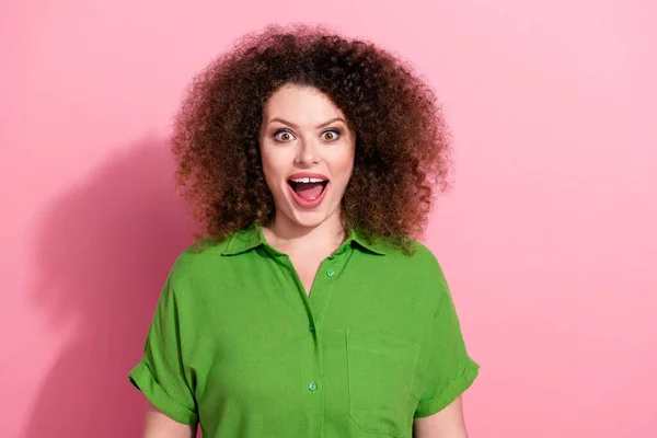Photo Impressed Funky Young Lady Wear Green Shirt Smiling Open — Stock Photo, Image