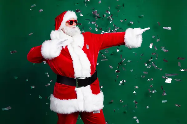 Foto Funky Allegro Claus Indossare Costume Rosso Danza Evento Natale — Foto Stock