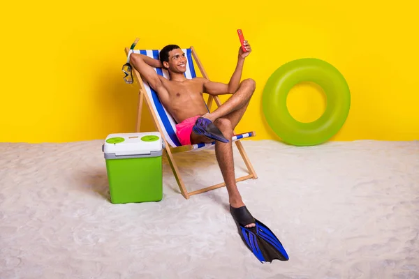 Full Length Photo Relaxing Cool Shirtless Man Relaxing Lounge Chair — Stock Photo, Image