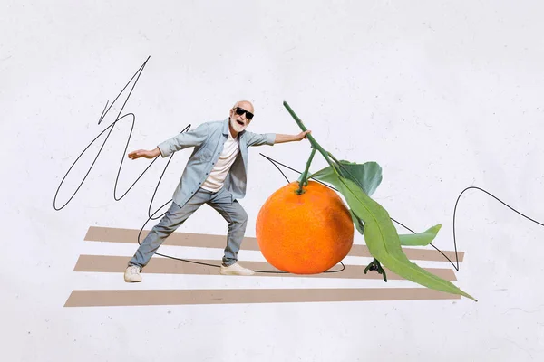 Collage Foto Ilustración Divertido Anciano Sosteniendo Fruta Fresca Naranja Vitaminas —  Fotos de Stock