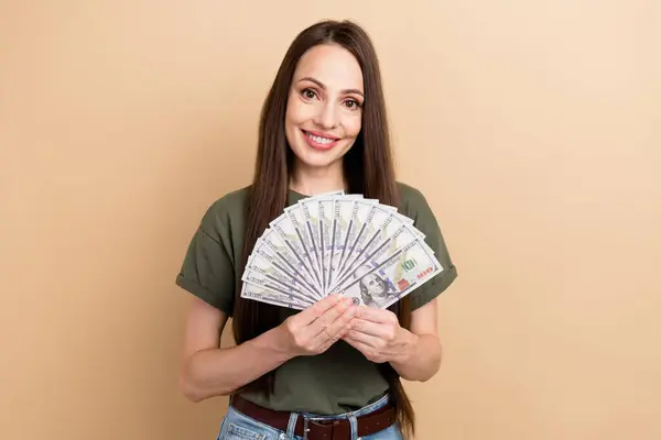 Foto Van Jonge Succesvolle Zakenvrouw Kreeg Krediet Financiën Houden Bankbiljetten — Stockfoto