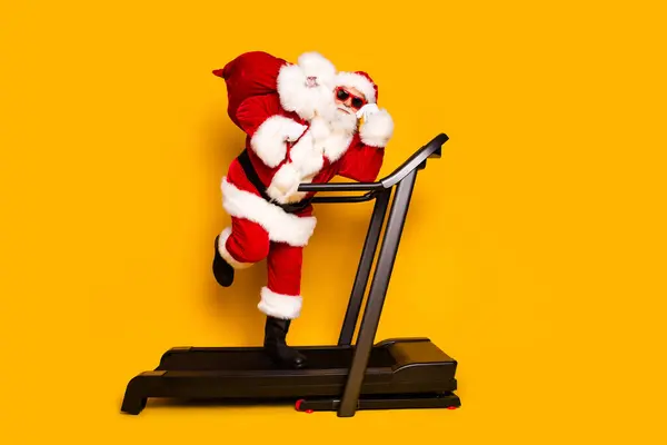 Pełna Długość Zdjęcie Funky Santa Claus Charakter Biegun Północny Siłowni — Zdjęcie stockowe